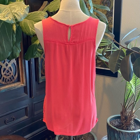 Altar’d State Coral Scallop Crochet Lace peasant tank top. - Picture 6 of 11